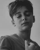 Noah Schnapp : noah-schnapp-1644188327.jpg