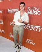 Noah Schnapp : noah-schnapp-1691769765.jpg