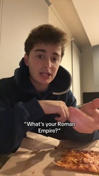 Noah Schnapp : noah-schnapp-1696278418.jpg