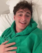 Noah Schnapp : noah-schnapp-1696427485.jpg