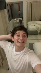 Noah Schnapp : noah-schnapp-1712505396.jpg