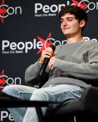 Noah Schnapp : noah-schnapp-1739068052.jpg