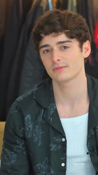 Noah Schnapp : noah-schnapp-1742490445.jpg