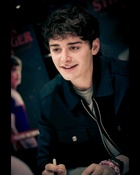 Noah Schnapp : noah-schnapp-1747165118.jpg