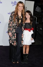 Noah Cyrus : TI4U_u1297285393.jpg