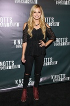 Olivia Holt : olivia-holt-1431630514.jpg