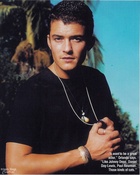 Orlando Bloom : twist04jan03.jpg