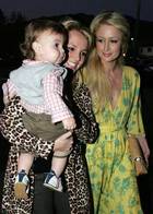 Paris Hilton : TI4U_u1254258566.jpg