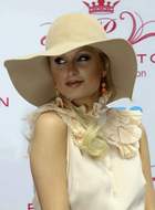 Paris Hilton : parishilton_1307726100.jpg