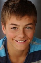 Peyton Meyer : peyton-meyer-1380984743.jpg