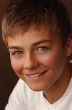 Peyton Meyer : peyton-meyer-1380984816.jpg