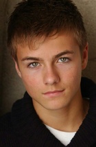 Peyton Meyer : peyton-meyer-1408294125.jpg