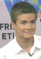 Peyton Meyer : peyton-meyer-1412692168.jpg