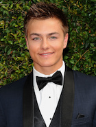 Peyton Meyer : peyton-meyer-1456969016.jpg