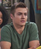 Peyton Meyer : peyton-meyer-1670692498.jpg