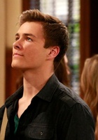 Peyton Meyer : peyton-meyer-1670880419.jpg