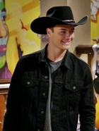 Peyton Meyer : peyton-meyer-1752007411.jpg