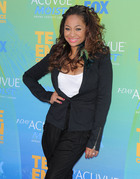 Raven-Symoné : raven-symon-1330794607.jpg