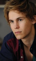 Rhys Wakefield : rhys_wakefield_1298573939.jpg