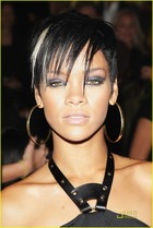 Rihanna : rihanna-1326482952.jpg