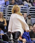 Rihanna : rihanna-1329999732.jpg