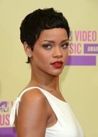 Rihanna : rihanna-1357066637.jpg