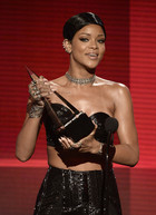 Rihanna : rihanna-1385402636.jpg