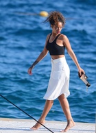 Rihanna : rihanna-1409850231.jpg