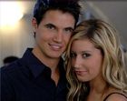 Robbie Amell : TI4U_u1218599645.jpg