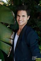 Robbie Amell : robbie-amell-1376076182.jpg