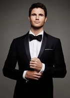 Robbie Amell : robbie-amell-1423509463.jpg