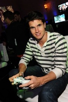 Robbie Amell : robbieamell_1288813619.jpg