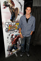 Robbie Amell : robbieamell_1288814849.jpg