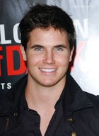 Robbie Amell : robbieamell_1289177060.jpg