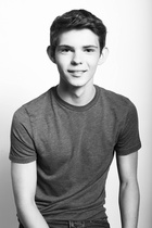 Robbie Kay : robbie-kay-1583772276.jpg