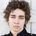 Robert Sheehan : robert-sheehan-1351615576.jpg