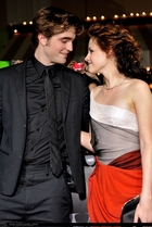 Robert Pattinson : TI4U_u1227044814.jpg