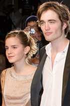 Robert Pattinson : TI4U_u1279551443.jpg