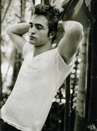 Robert Pattinson : robert-pattinson-1314397121.jpg