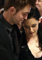 Robert Pattinson : robert-pattinson-1321748609.jpg