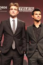 Robert Pattinson : robert-pattinson-1360571847.jpg