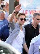 Robert Pattinson : robert-pattinson-1379802686.jpg