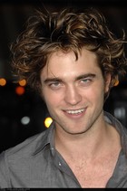 Robert Pattinson : robert_pattinson_1224325487.jpg