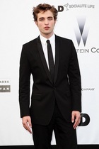 Robert Pattinson : robert_pattinson_1243836544.jpg