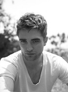 Robert Pattinson : robert_pattinson_1290713040.jpg