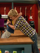 Ross Lynch : TI4U1409501399.jpg