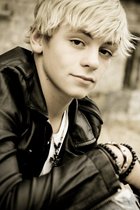 Ross Lynch : ross-lynch-1323630160.jpg