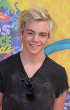 Ross Lynch : ross-lynch-1396275000.jpg