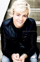 Ross Lynch : ross-lynch-1396977404.jpg