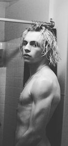 Ross Lynch : ross-lynch-1484607490.jpg